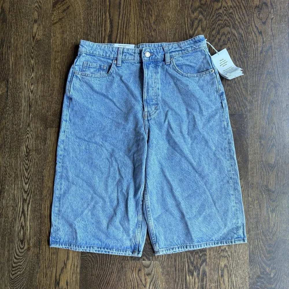 NWT H&M Baggy Bermuda Shorts Women 8 Light Wash Denim High Waist Loose Fit Jorts